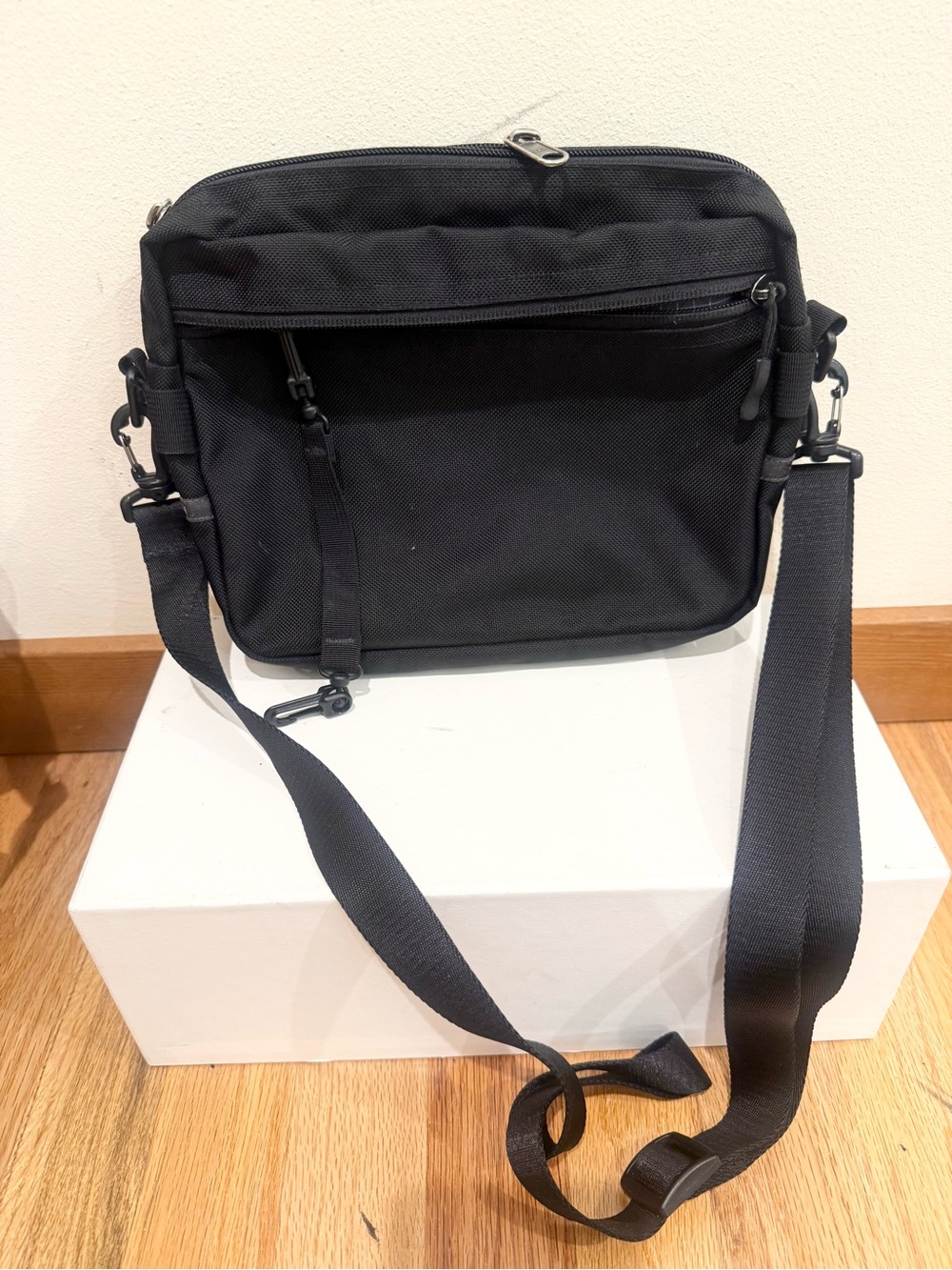 TOM BIHN Sidekick Bag